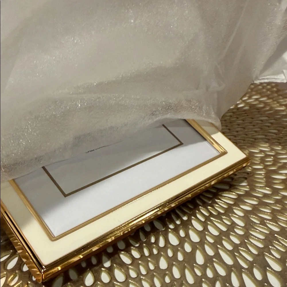 Siena White Enamel with Gold Frame, 4” x 6”